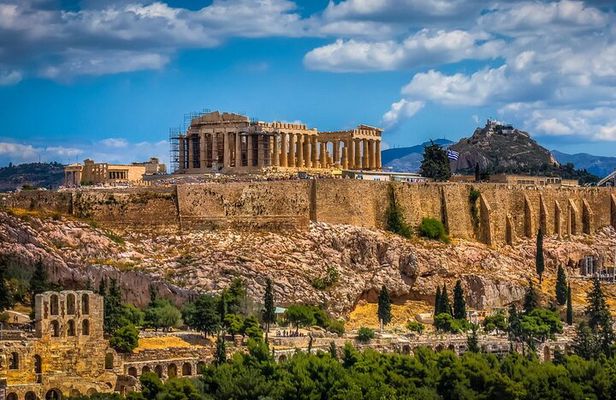 Private local tour of the Acropolis Hill and the New Acropolis Museum