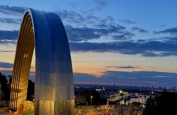 Panoramic Kyiv by Night Driving Tour with Private Guide