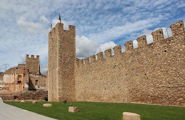 Touristic highlights of Montblanc on a Private half day tour with a local