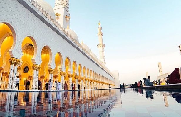 Private Return Abu Dhabi Cultural Tour from Dubai Incl. Transport
