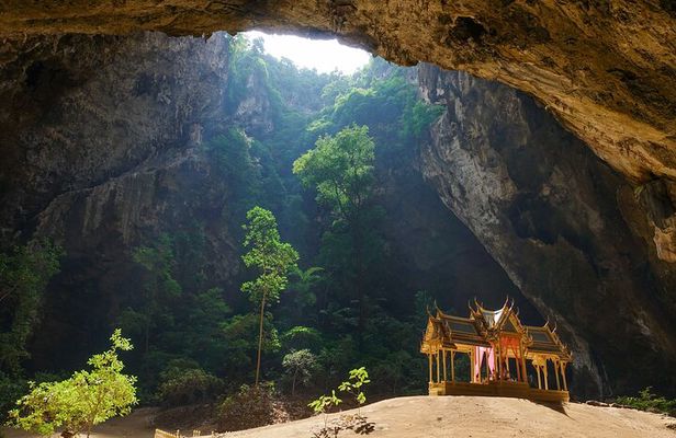 Explore the majestic cave of Sam Roi Yod