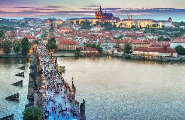 Semi Private Experience of Old Town, Charles Bridge and Prague Castle with local