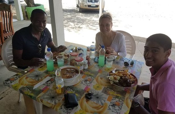 Private Local lunch and Kralendijk neighborhood tour