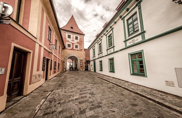 Explore Cesky Krumlov in 60 minutes with a Local