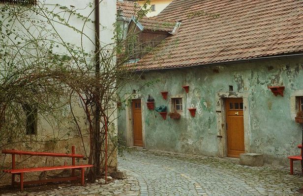 Explore the Instaworthy Spots of Cesky Krumlov with a Local
