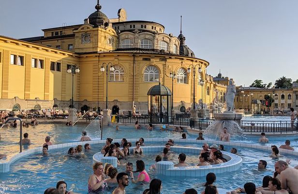 Layover in Budapest a Private Tour with a local: Best Highlights of Budapest