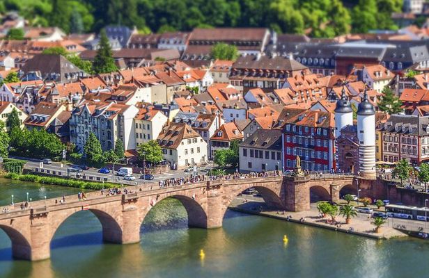 Private tour of the best of Heidelberg- Sightseeing, Food & Culture with a local