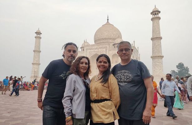 Private Trip : 02 Days Taj Mahal Tour By Train With Accommodation