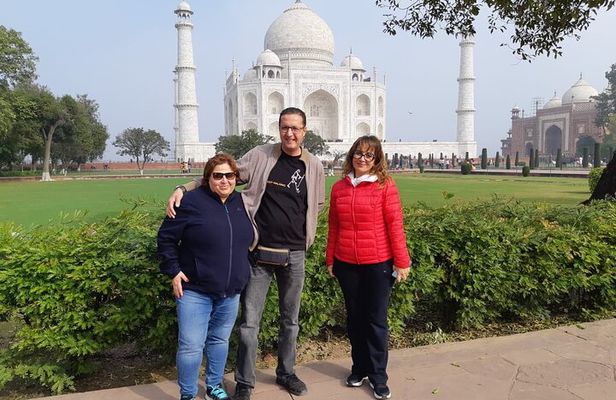 Agra Full Day Tour from Delhi - All Inclusive