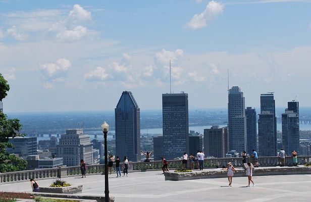 City tour; afternoon in Montreal