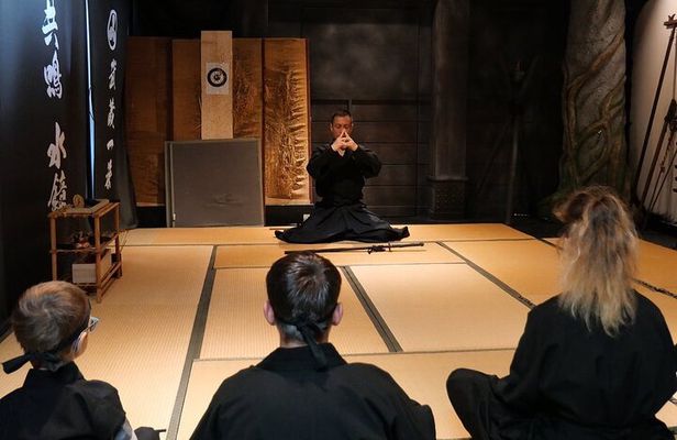 Ninja 1-hour hands-on lesson by Japansese master in Tokyo