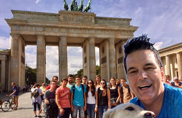Private Taxi Tour City East & West History and Architecture 3-4h