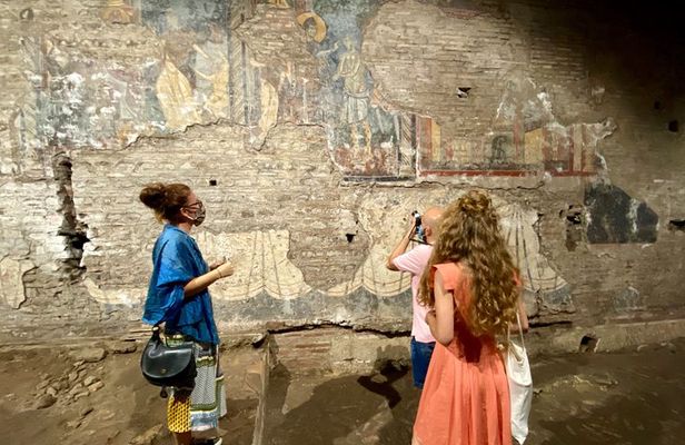 Small-Group Tour of Trastevere's Hidden Gems and Undergrounds 