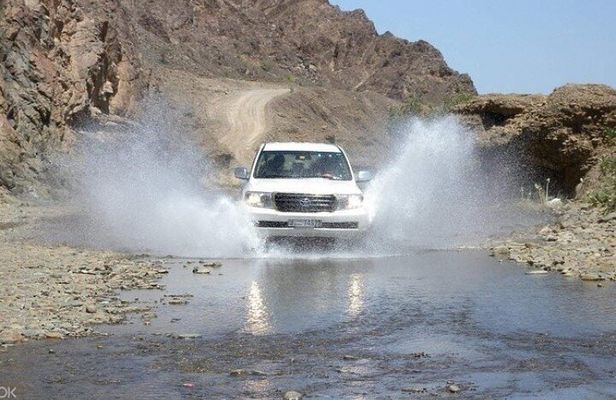 Full Day Private Hatta Mountain Tour from Dubai 