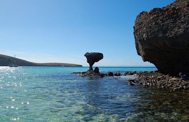 La Paz Tour, Historical City, Beach, Colonial and Beautiful scenery on the way!
