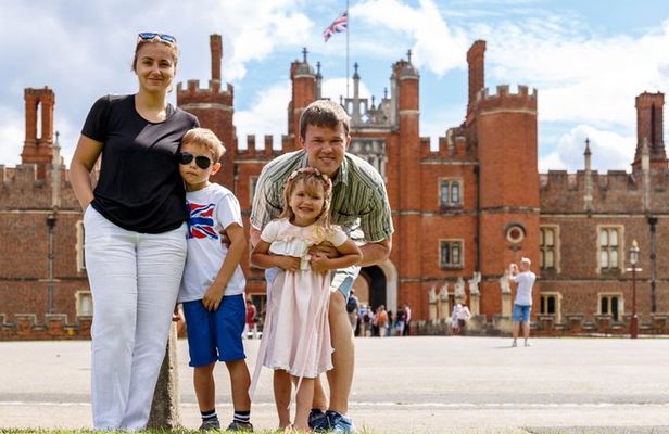 Hampton Court Palace & Windsor Castle Private Car Tour from London