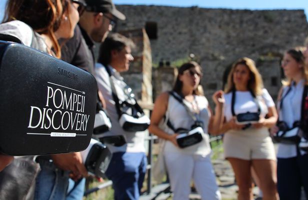 Private Guided Tour and VR Headsets in the Ancient Pompeii