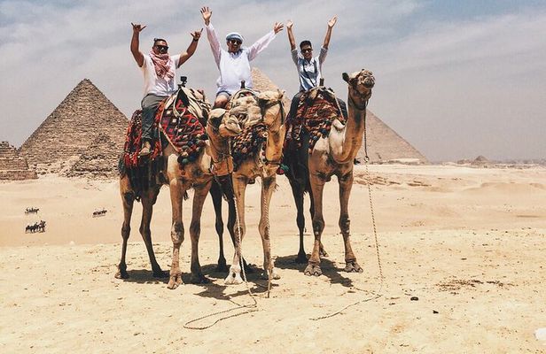 CAIRO COMBO 1: tour to Giza pyramids, Sphinx, Egyptian museum& Khalili market