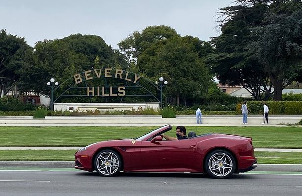 Private Ferrari California T Drive from Hollywood to Sunset Plaza