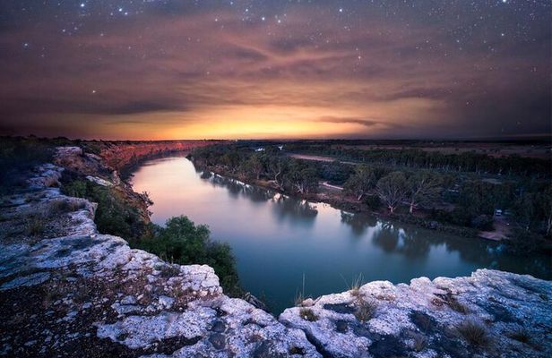 Small-Group River Murray Dark Sky and Sunset Tour with Dinner