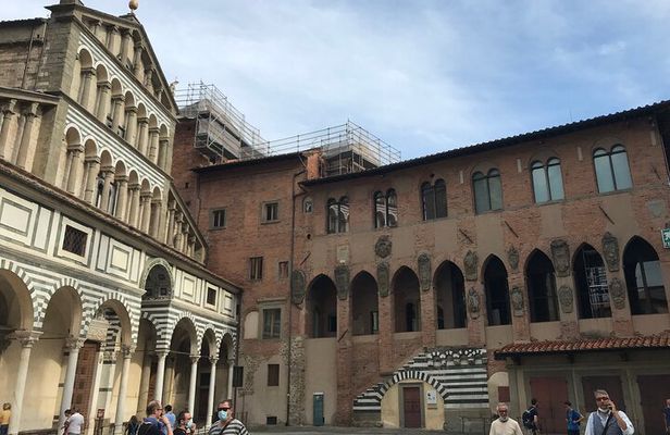 Private Walking Tour of Pistoia in Tuscany