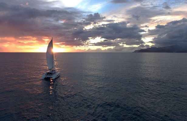 Yacht Sunset Cruise from Oahu
