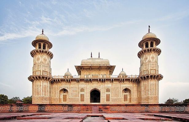 Taj Mahal & Agra Private Tour By AC Car From Delhi with 5* Meal