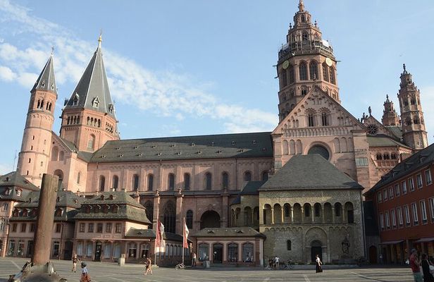 1,5 Hour Private Guided Walking Tour: Cathedral and Old Mainz