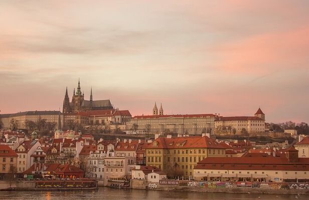 Charles Bridge and Prague Castle Walking Tour