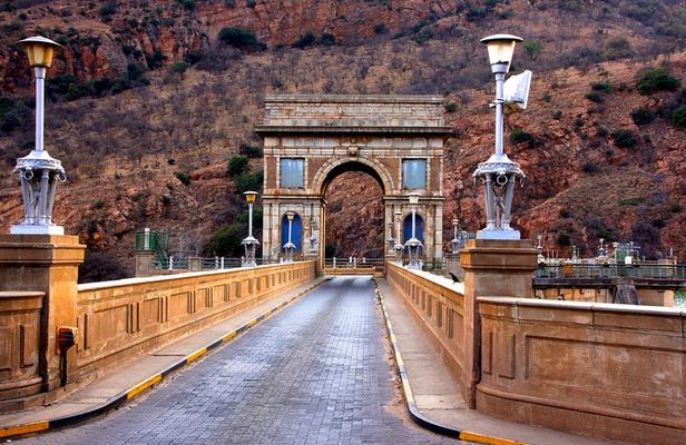 Private Hartbeespoort Dam and Magaliesberg Mountains Tour