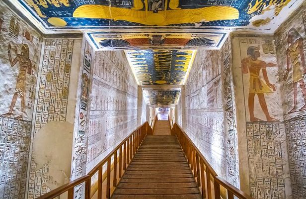 Luxor Day Tour From Cairo with Lunch by Flight King Tut's Tomb Valley
