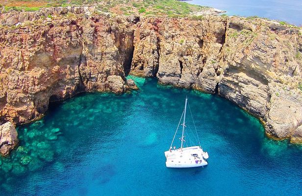 Luxury Catamaran Cruise Including pickup and Traditional Food