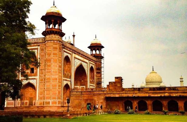 Skip The Line Private Taj Mahal & Agra Fort Day Tour By Car