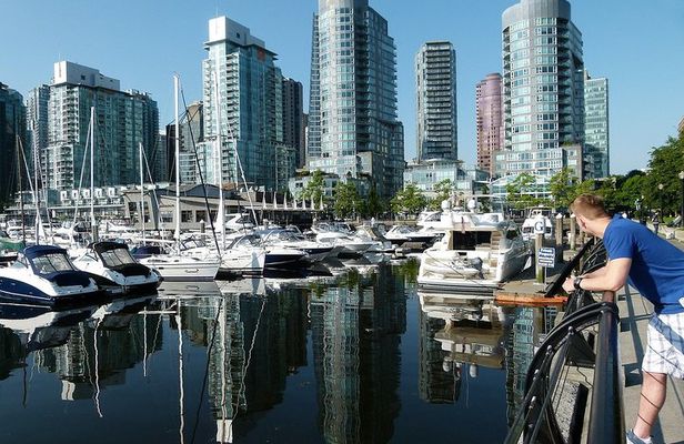 Vancouver Walking Tour: Hidden Gems