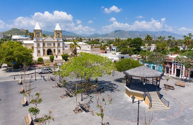 Private Day Trip to San José & Cabo San Lucas