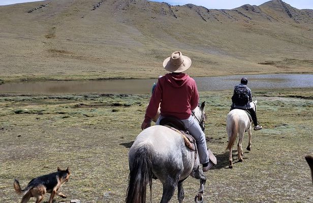 Full-Day Horseback Riding to the Viewpoint of the Lagoons from Cusco