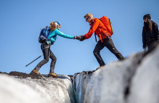 Sólheimajökull Glacier Hike – Adventure in a Small Group