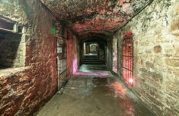 Underground Vaults Walking Tour in Edinburgh Old Town