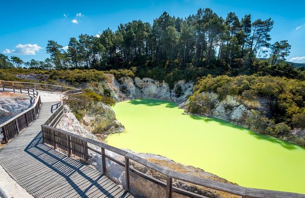 Devil's Bath Experience - Private Tour to Wai-O-Tapu & Lake Taupo