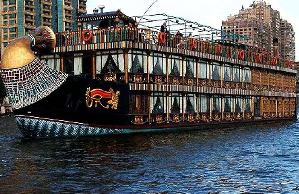 Cairo: Dinner Cruise on the Nile River with Entertainment