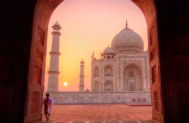 Taj Mahal Sunrise VIP Entrance Tickets from Delhi All Inclusive