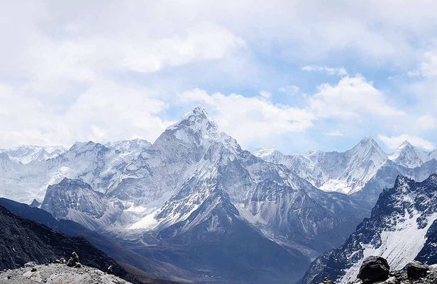 Everest High Pass Trekking