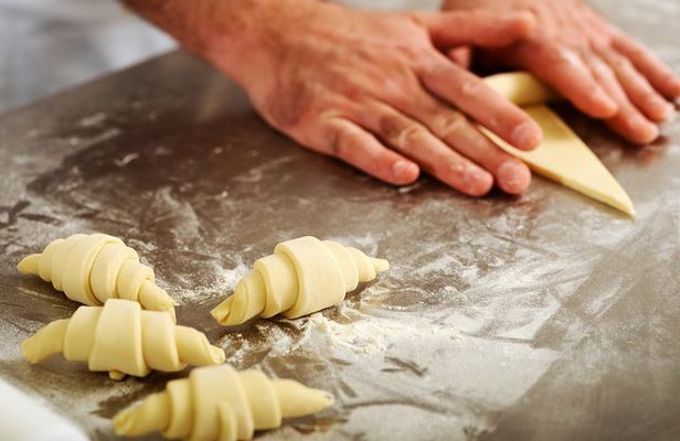 Paris Croissant Small-Group Baking Class with a Chef 