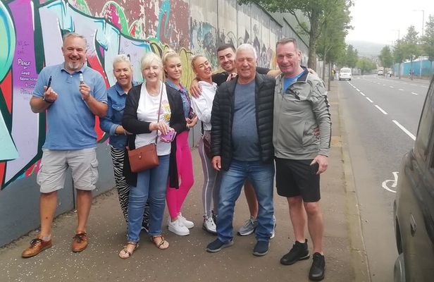Belfast's Political Mural Taxi Tour