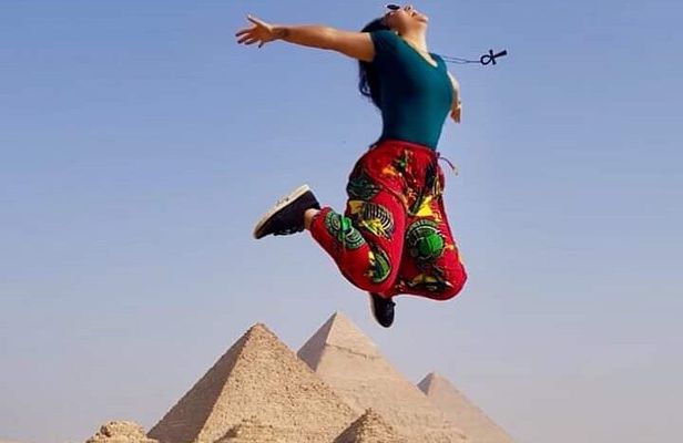 Giza Pyramids and Grand Museum GEM