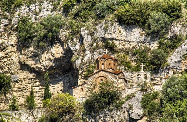 Berat Full-Day Tour from Durrës with English Speaking Guide