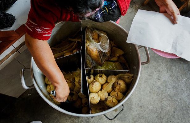 AUTHENTIC OAXACA CULTURAL FOOD TOUR, eat like a local.