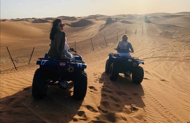 Private Evening Desert Safari with BBQ Dinner & Sand Boarding