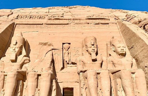Private Abusimbel Day Tour with lunch