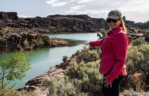 Guided Half-Day Tour to Dierkes Lake & Shoshone Falls